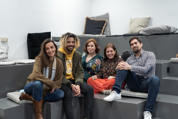 A photo of some Dashlaners (Dashlane employees) in the office. 